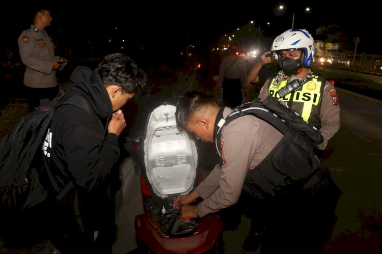 Polres Pelabuhan Tanjungperak Intensifkan Patroli Malam, Jelang Tahap Coblosan Pilkada